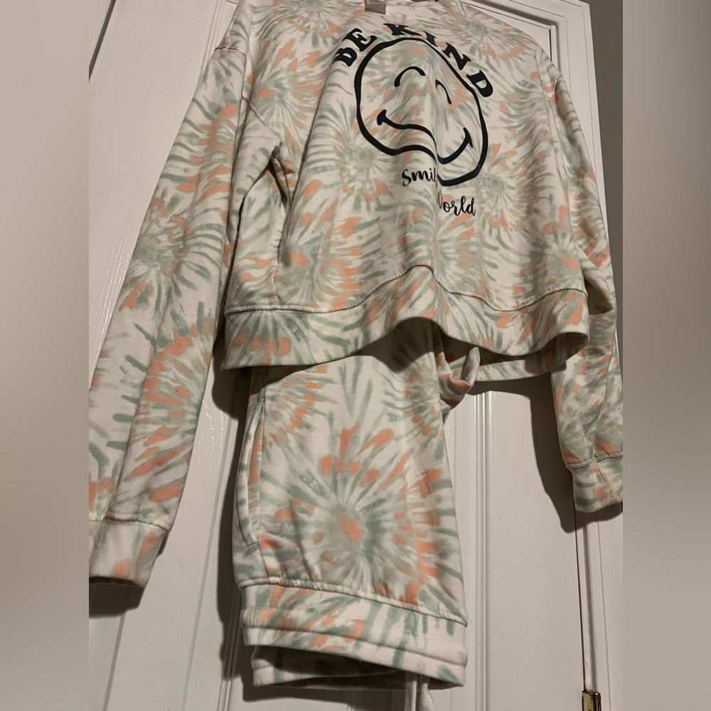 Be kind sweatshirt (M)and sweatpants (S) set